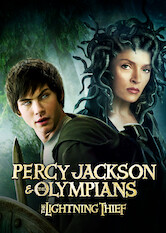 Kliknij by uzyskać więcej informacji | Netflix: Percy Jackson & the Olympians: The Lightning Thief / Percy Jackson i bogowie olimpijscy: Złodziej pioruna | Nastoletni Percy Jackson odkrywa, że jest synem Posejdona, i rusza w pełną przygód drogę, aby uratować swoją śmiertelną matkę.