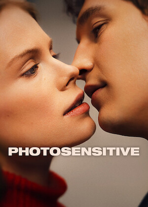 Netflix: Photosensitive | <strong>Opis Netflix</strong><br> Niewidoma Agata pracuje z trudną młodzieżą, nurkuje i czerpie z życia pełnymi garściami. Robert to wzięty fotograf, który stroni od ludzi. Ich spotkanie odmieni wszystko. | Oglądaj film na Netflix.com
